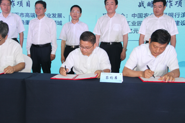 1561013216083038233.png blob.png