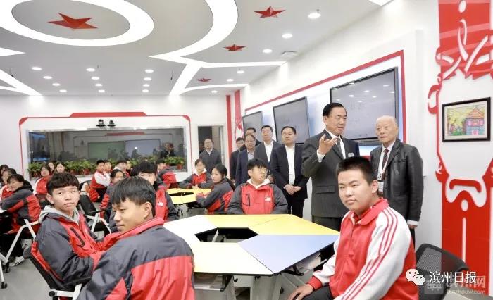 1604978627172033034.jpg 校参观.jpg